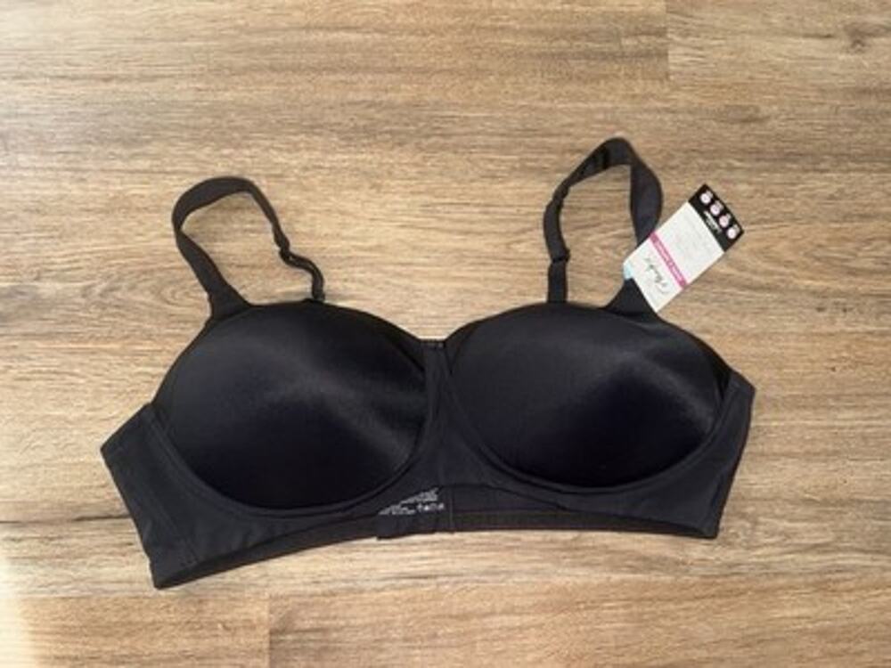 NWT Playtex Secrets Bra Wirefree Foam Support Full Coverage Black 44C US4824